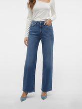 Load image into Gallery viewer, VMTESSA Jeans - Medium Blue Denim
