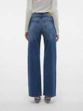 Load image into Gallery viewer, VMTESSA Jeans - Medium Blue Denim
