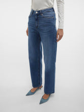 Load image into Gallery viewer, VMTESSA Jeans - Medium Blue Denim
