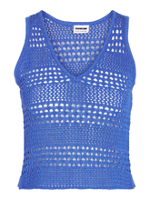 Load image into Gallery viewer, NMLAIKA Pullover - Dazzling Blue
