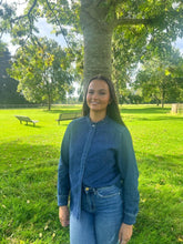 Load image into Gallery viewer, VMHAILEY Shirts - Medium Blue Denim
