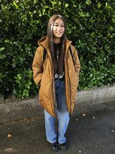 Load image into Gallery viewer, VMBEVERLY Coat - Rubber
