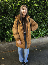 Load image into Gallery viewer, VMBEVERLY Coat - Rubber
