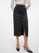 Load image into Gallery viewer, VMVERI Long Skirt - Black
