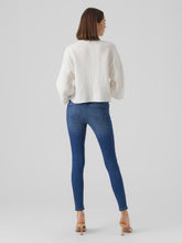 Load image into Gallery viewer, model_shot-back
