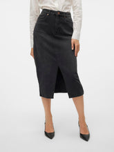 Load image into Gallery viewer, VMVERI Long Skirt - Black
