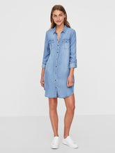 Load image into Gallery viewer, VMSILLA Dress - Light Blue Denim
