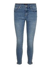 Load image into Gallery viewer, VMTILDE Jeans - Light Blue Denim
