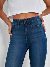 Load image into Gallery viewer, NMCALLIE Jeans - Medium Blue Denim
