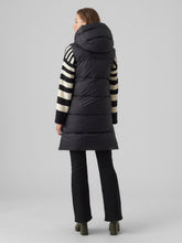 Load image into Gallery viewer, VMUPPSALA Outerwear - Black

