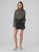 Load image into Gallery viewer, VMFIONA Pullover - Black
