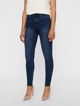 Load image into Gallery viewer, VMSOPHIA Jeans - Medium Blue Denim

