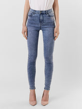 Load image into Gallery viewer, VMSOPHIA Jeans - Light Blue Denim
