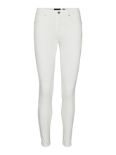 Load image into Gallery viewer, VMALIA Jeans - Bright White

