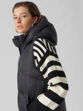 Load image into Gallery viewer, VMUPPSALA Outerwear - Black

